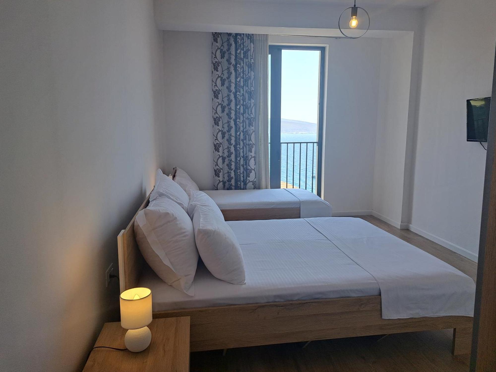 Mamani Apartments Saranda Room photo